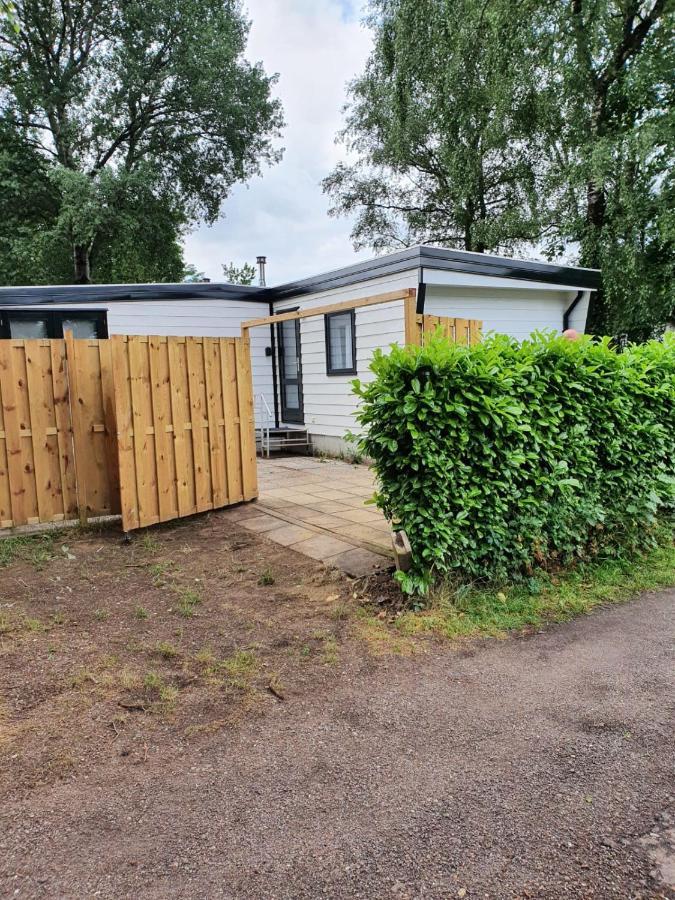 Comfortabel En Gezellig Familie Chalet Tot 6 Personen Op De Veluwe Bungalowpark De Kern Putten Exterior foto