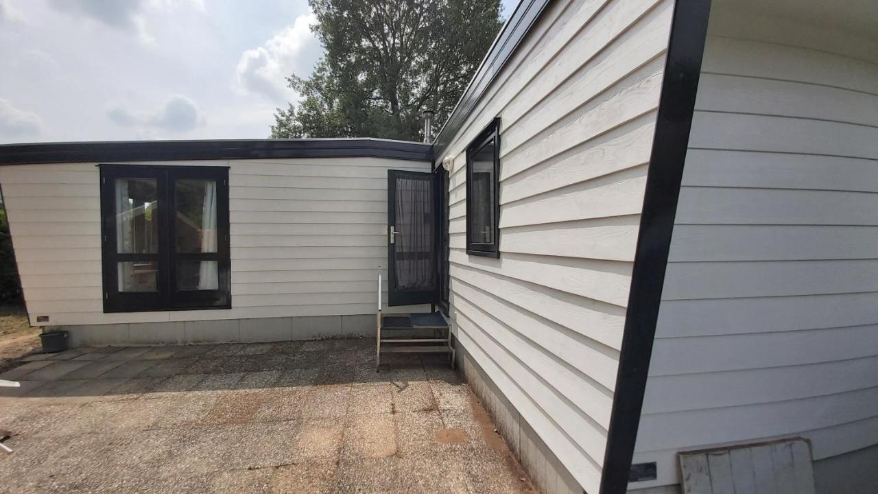 Comfortabel En Gezellig Familie Chalet Tot 6 Personen Op De Veluwe Bungalowpark De Kern Putten Exterior foto